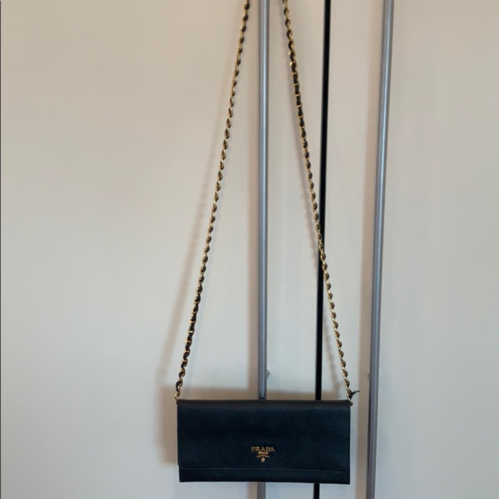 Prada Wallet on a Chain